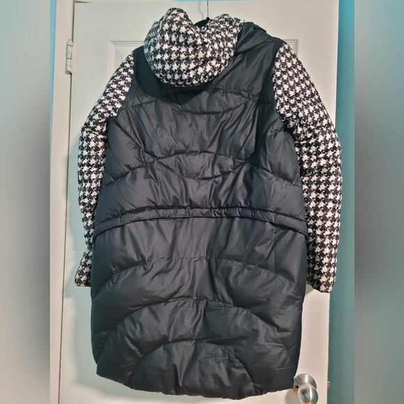 Black and white winter coat - Picture 3 of 3